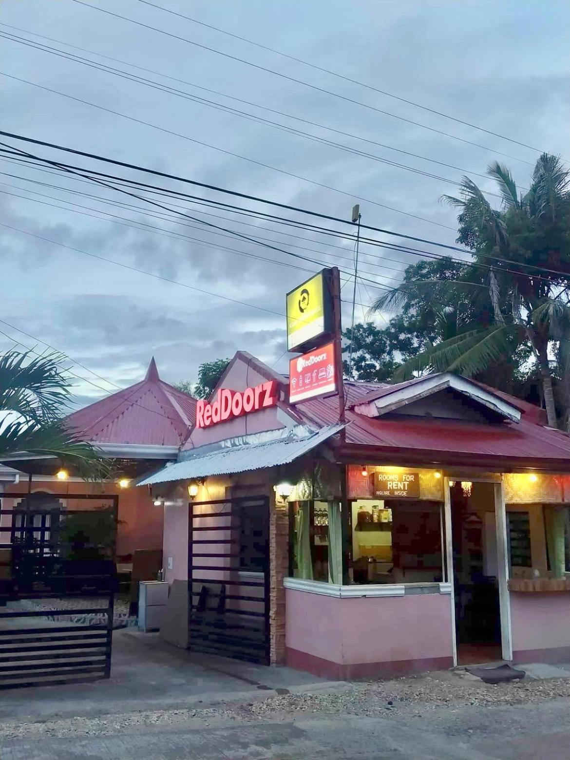 Kojie Guest House Moalboal Exterior photo